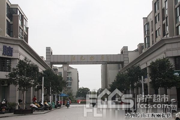 陽光水岸良裝三室兩廳,雙學校,滿二無營,拎包入住 - 湖州房產超市